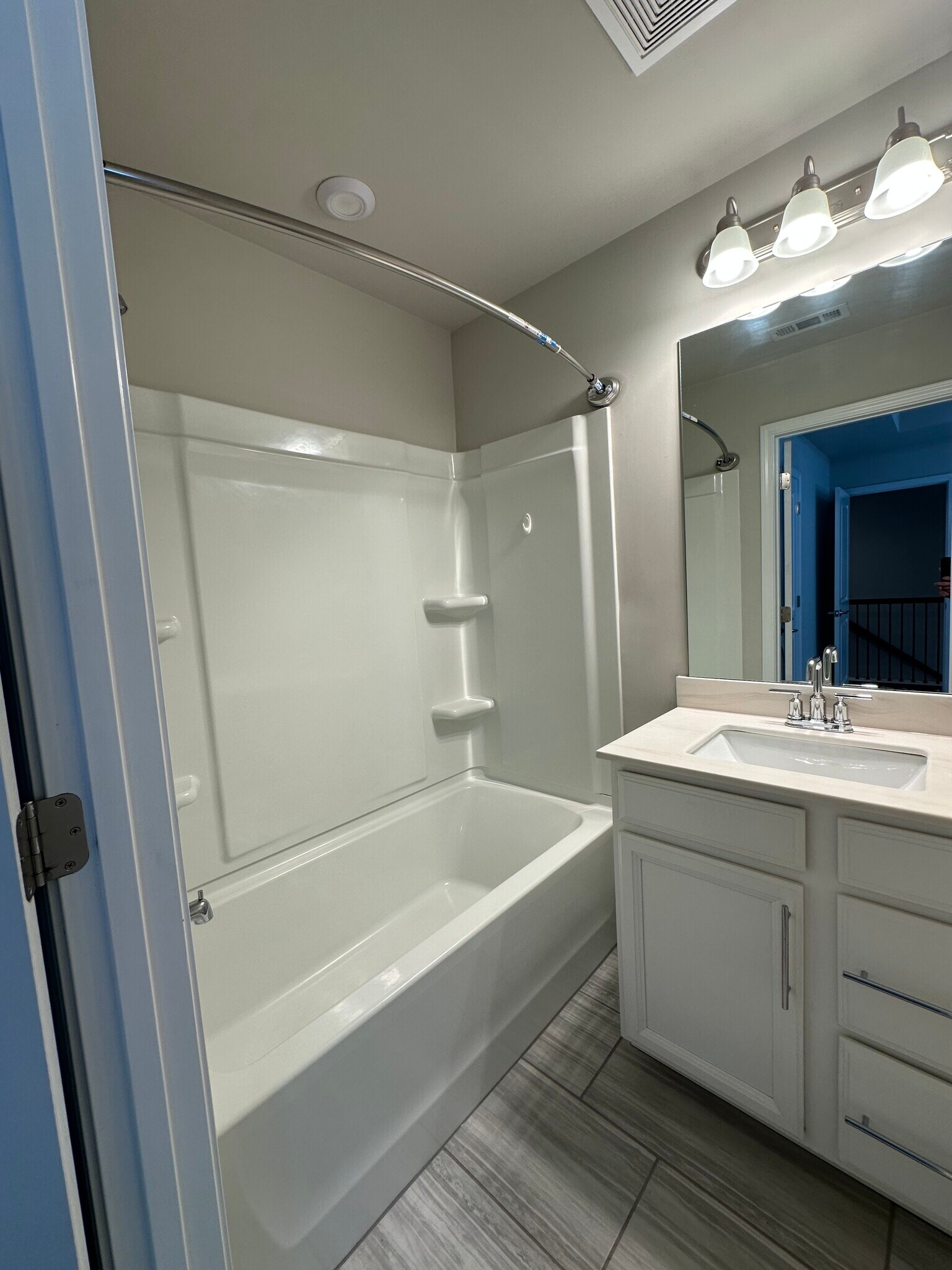 Building Photo - 3040 Regal Crown Dr