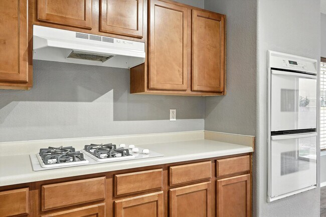 Building Photo - Move-In Ready 3 Bed / 2 Bath Home for Rent...