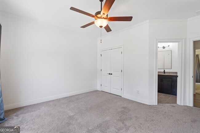 Building Photo - 2045 Kent Ct