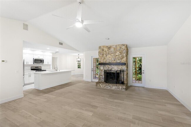Building Photo - 2202 Cork Oak St W