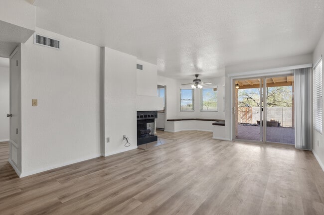 Building Photo - 9413 N Albatross Dr