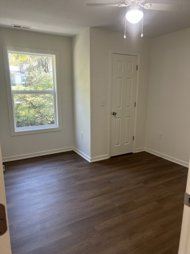 Building Photo - 219 W Culton St