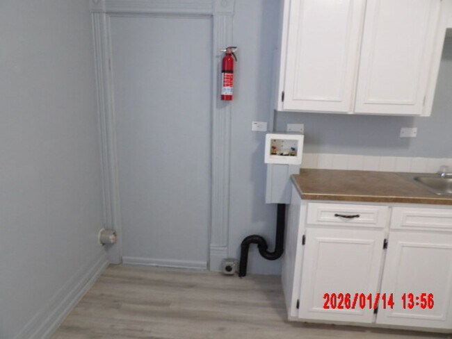 Building Photo - 1306 10th St