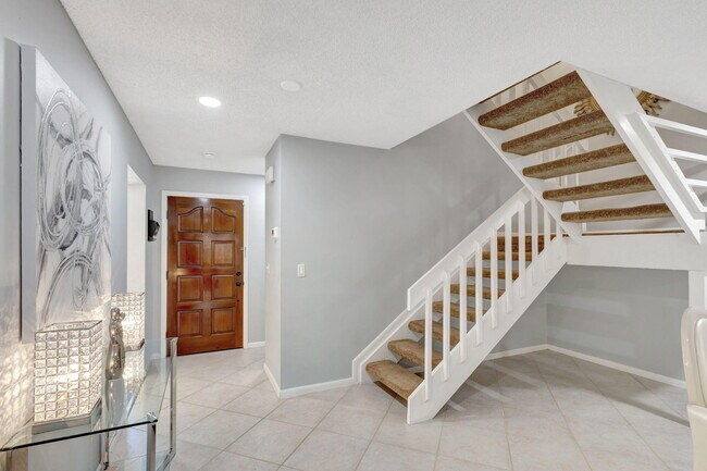 Building Photo - 807 Windermere Way