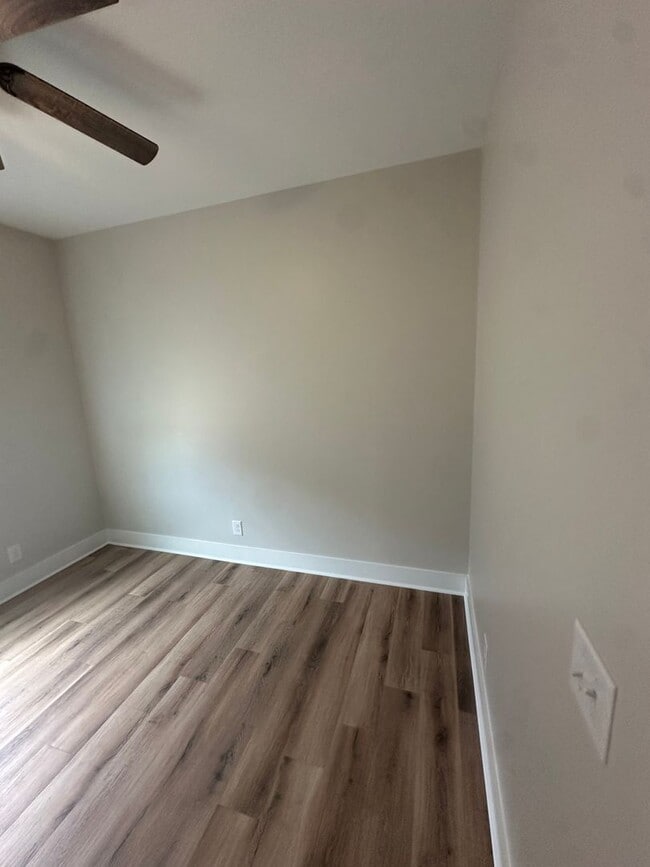 Building Photo - BRAND NEW 3 Bedroom Apartment in Shelbyville!