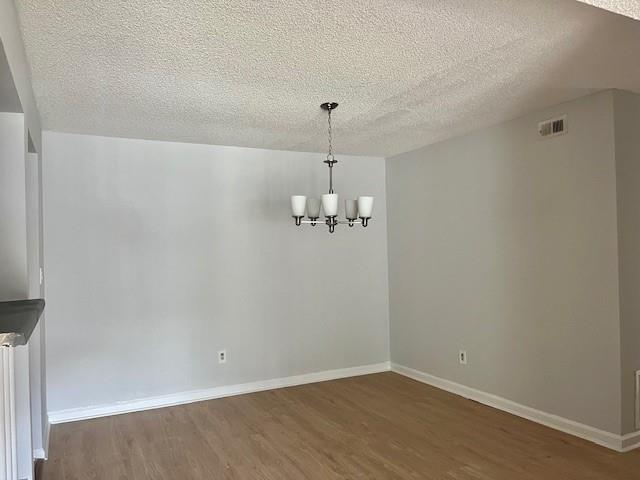 Building Photo - 3575 Oakvale Rd