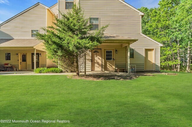 Building Photo - 134 Whispering Oaks Way