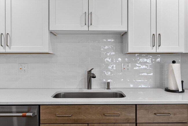 Building Photo - Gorgeous 2 Bed + Office | 2 Bath | 1,771 Sq Ft | Brand New Construction