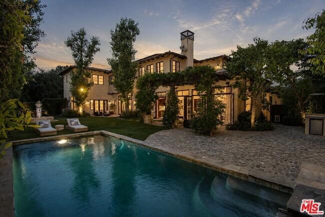 Building Photo - 1221 Minorca Dr