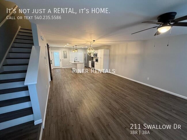 Building Photo - 211 Swallow Dr