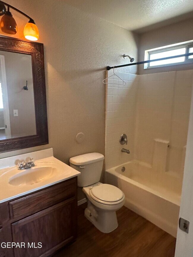 Building Photo - 14049 Tierra Delfin Dr