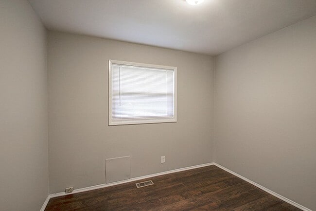 Building Photo - Everything' Is Updated!  4BR, 1BA -  Fully...