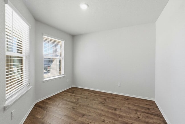 Building Photo - The Perfect Blend of Comfort and Community in Bulverde