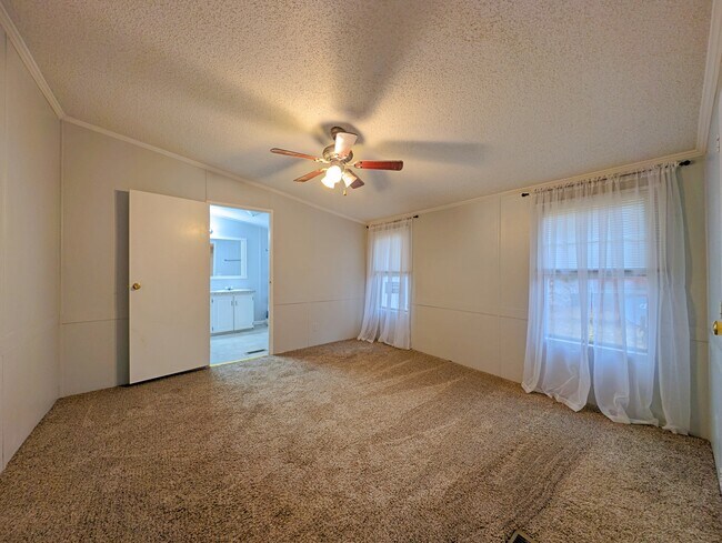 Building Photo - 1340 Meadowland Dr