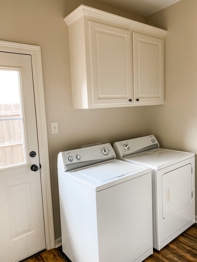 Building Photo - Turtle Creek Townhomes