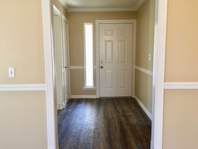 Building Photo - Ashlan & Fowler 3 Bedroom - Griffith Ave.