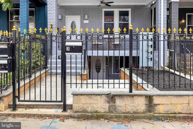Building Photo - 210 Upshur St NW