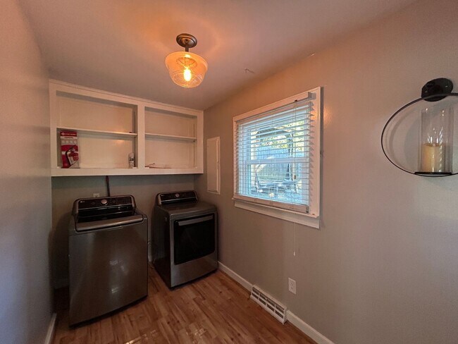 Building Photo - 10012 Copperwood Ct