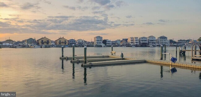 Building Photo - 100 Sheridan Square