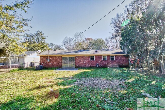 Building Photo - 11105 Largo Dr