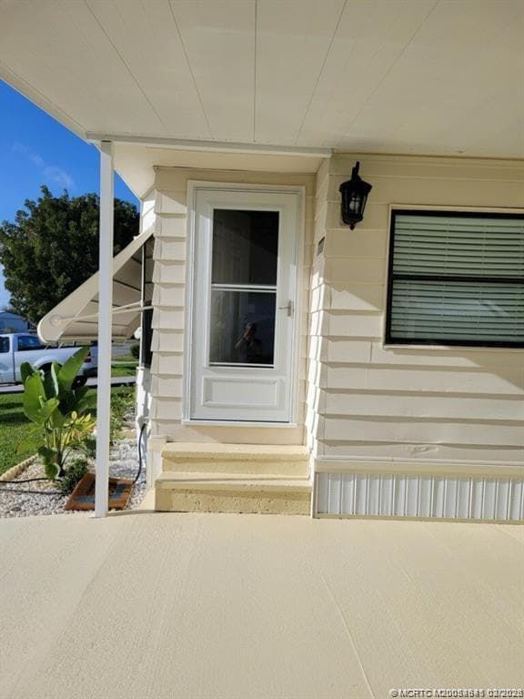 Building Photo - 7777 SE Continental Dr