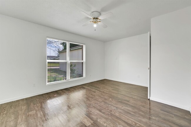 Building Photo - 22102 Breezy Hill Dr