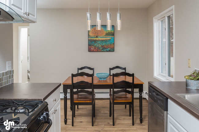 Building Photo - 8114 Boundary