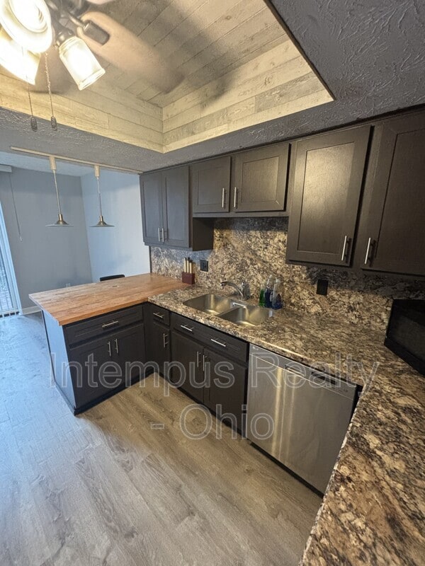 Building Photo - 4994 Wintersong Ln