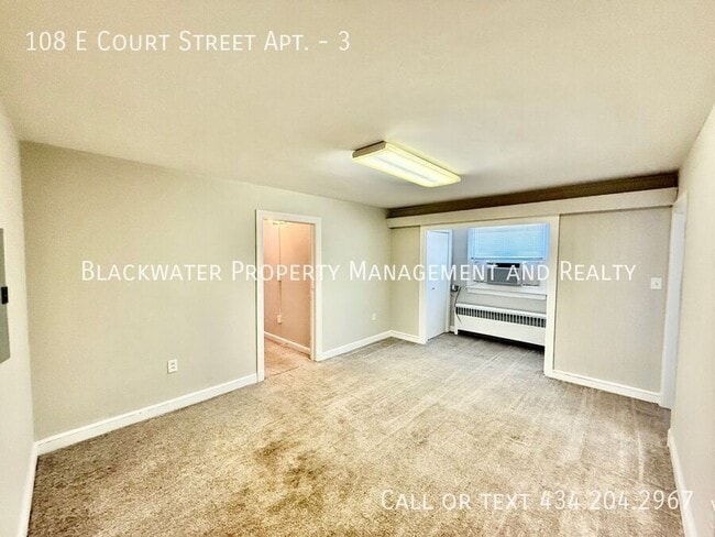Building Photo - 108 E Court St