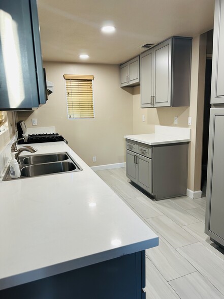 Kitchen - 555 W Lemon Ave