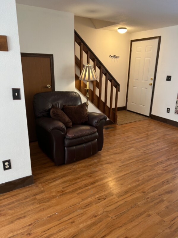 Building Photo - 3107 Riverside Dr