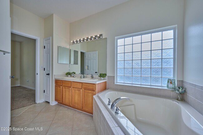 Building Photo - 9086 107th Ct