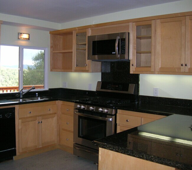 Building Photo - 22252 Alta Dr