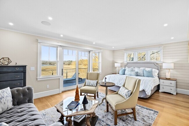 Building Photo - 67 Border St