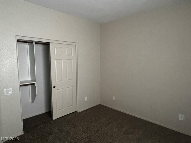 Building Photo - 2747 Lochleven Way