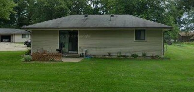 Building Photo - Two bedroom, one bath duplex in Urbana. Co...