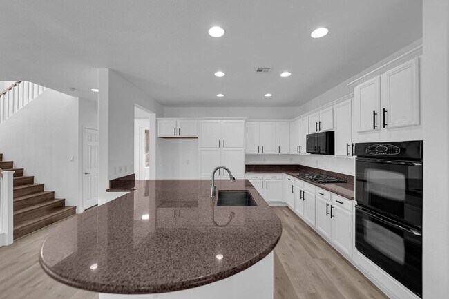 Building Photo - 914 Armandito Dr