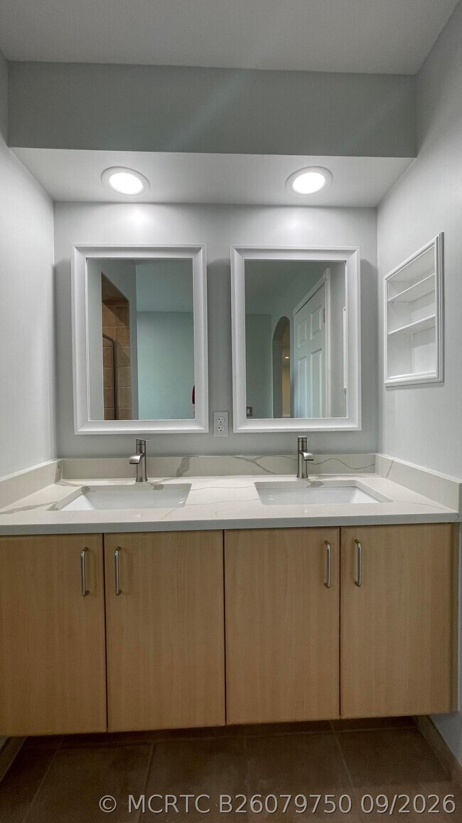 Building Photo - 4857 Victoria Cir