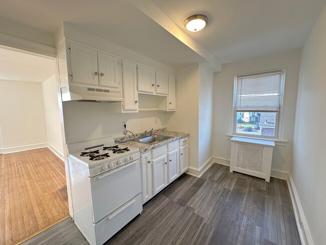 Building Photo - Marlyn Apartments