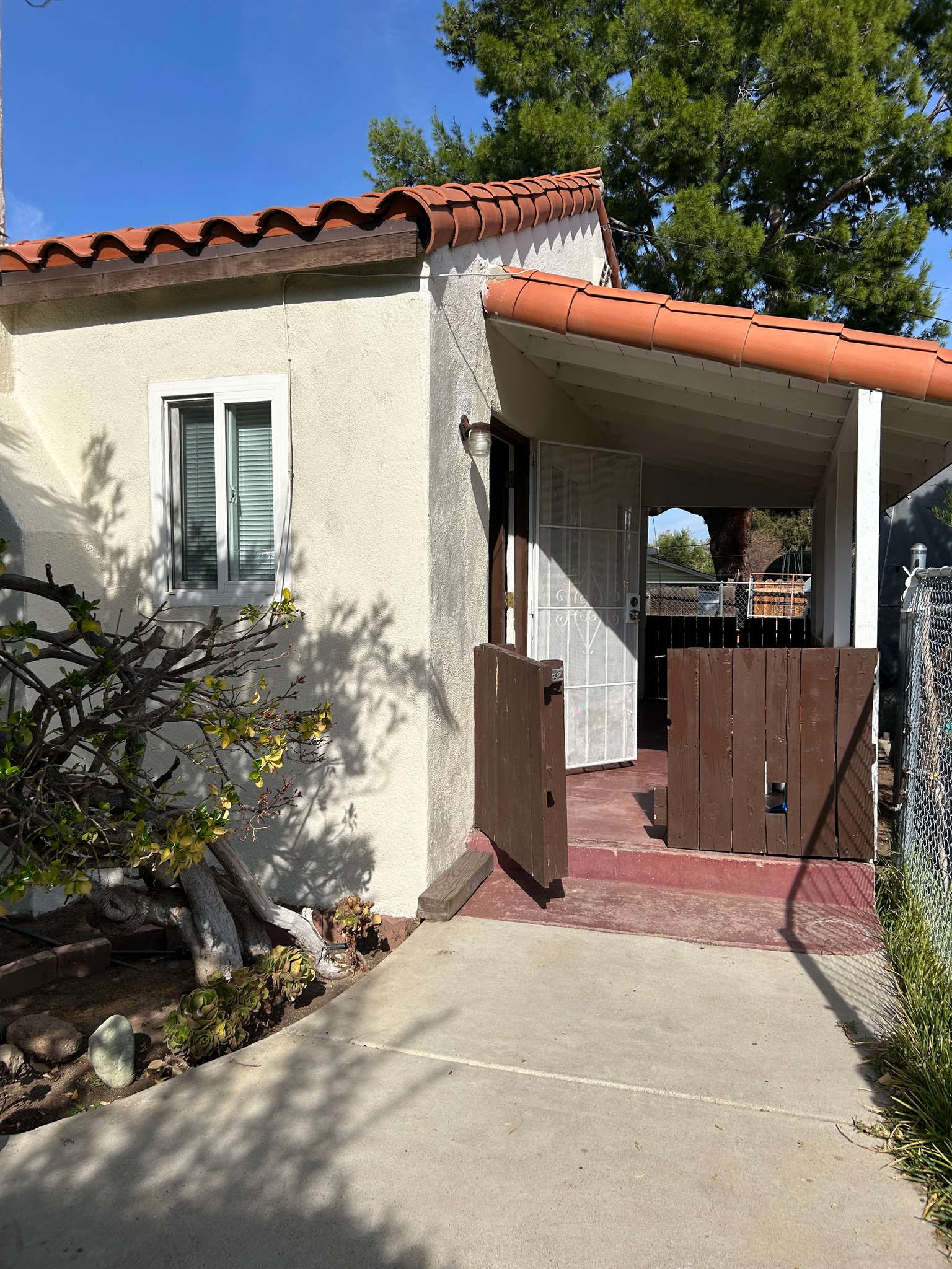 Building Photo - 33141 Case St