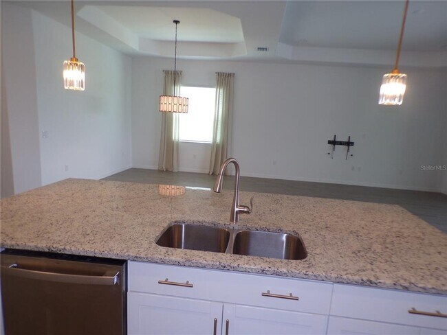 Building Photo - 15255 River Birch Ct