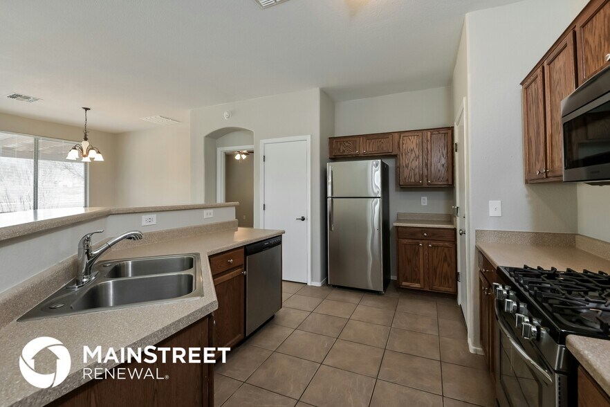 Building Photo - 3520 W Avenida Sombra