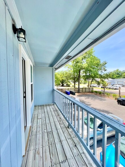 Building Photo - 276 Fleming Rd