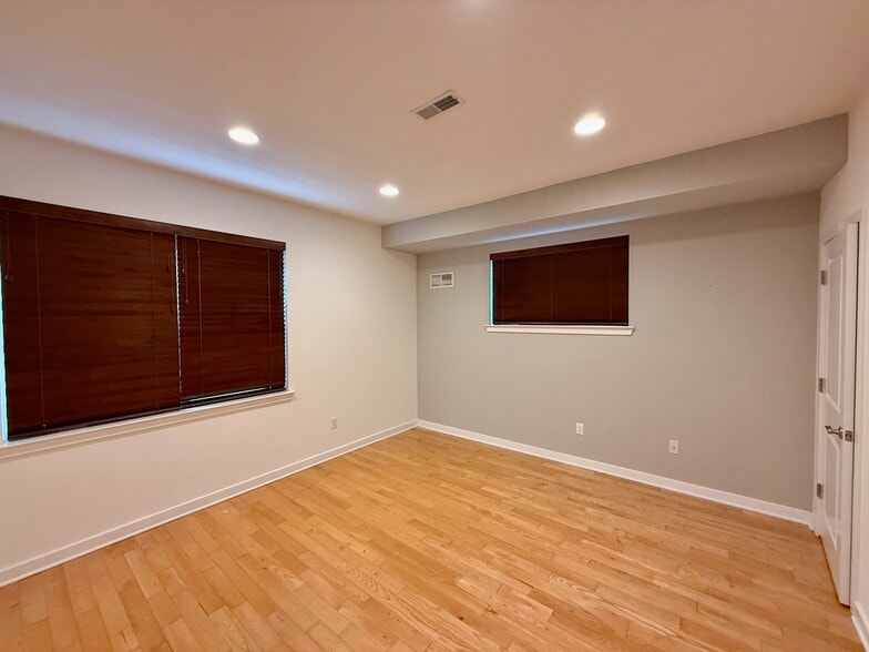 Building Photo - 115 Haines St