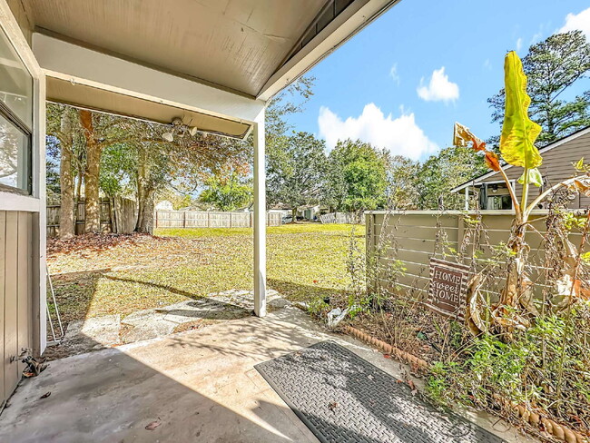 Building Photo - 8312 Westover Ct