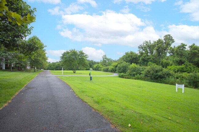 Building Photo - 8441 Callabee Way