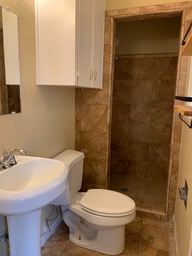 Building Photo - 4009 Bahama Dr