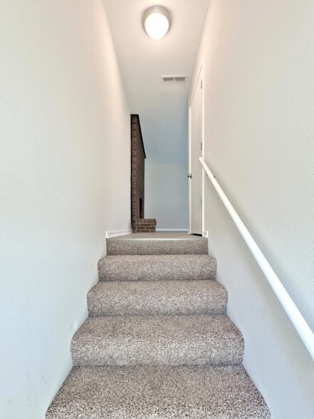 Building Photo - 420 N Shiloh Ave