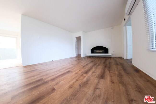 Building Photo - 7758 W 91st St