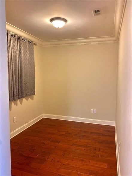 Building Photo - 901 Abernathy Rd NE